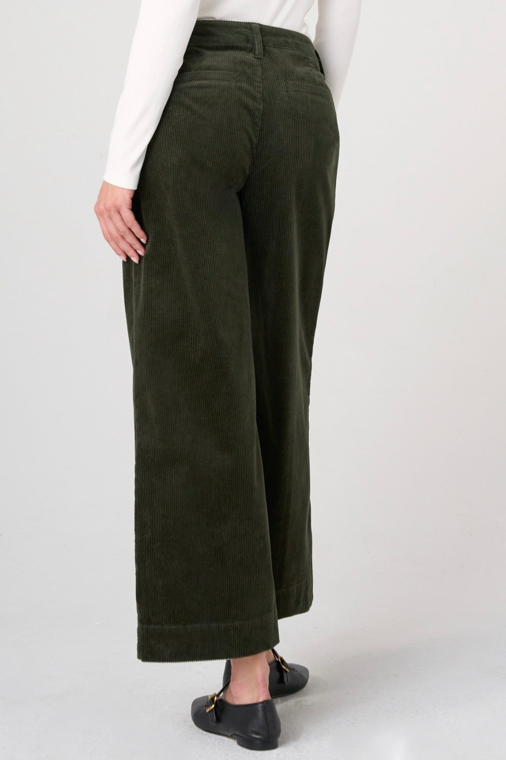 Crop Wide Leg W/ Pintucks Pants