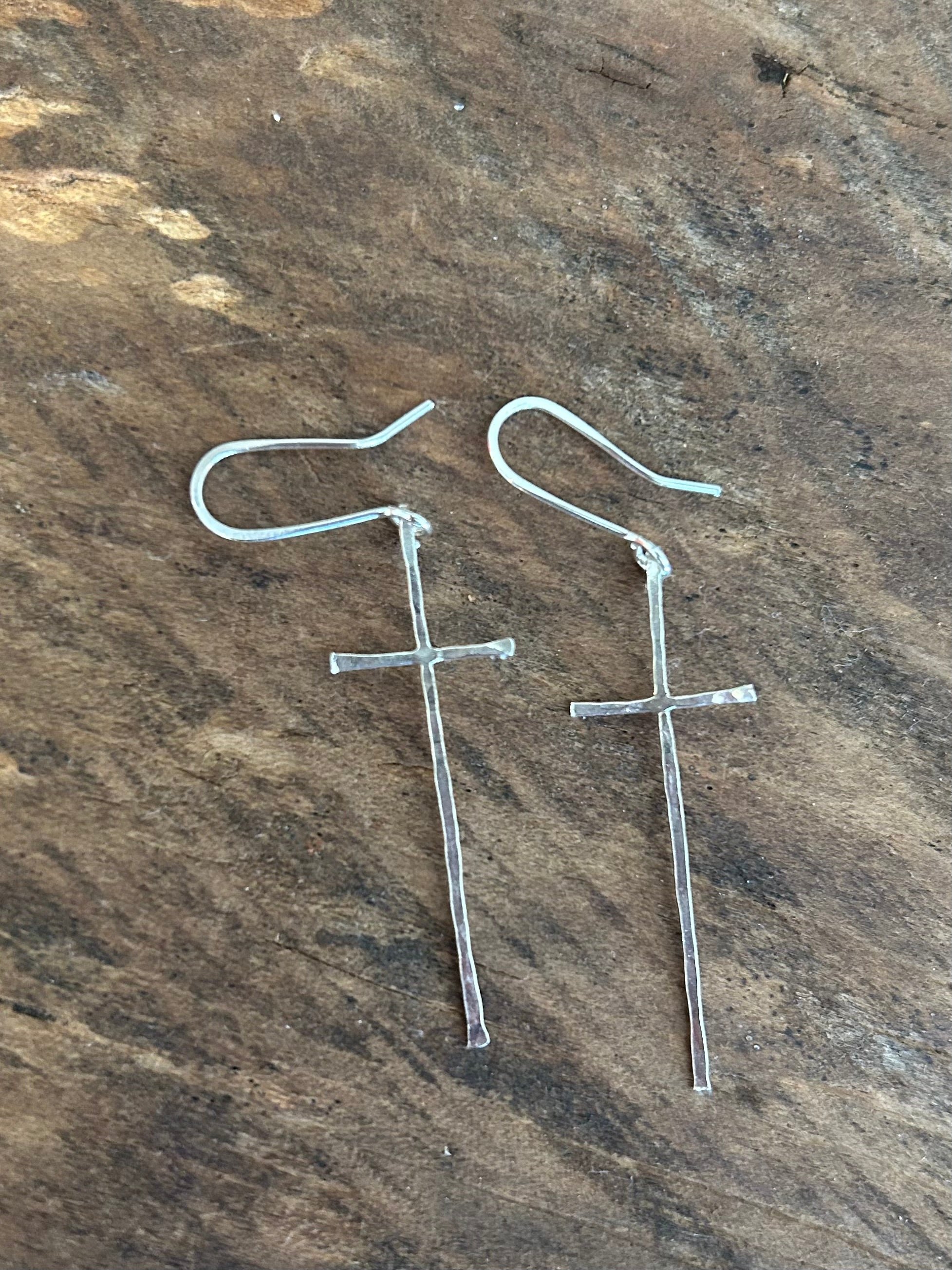 Modern cross earrings Q14