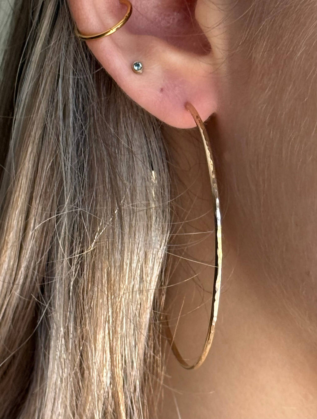 Large classic hammered hoops: Gold Filled Q11