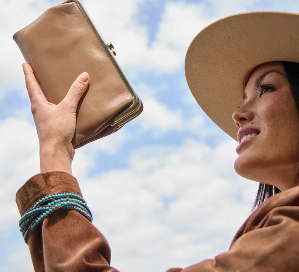 Lauren Clutch-Wallet