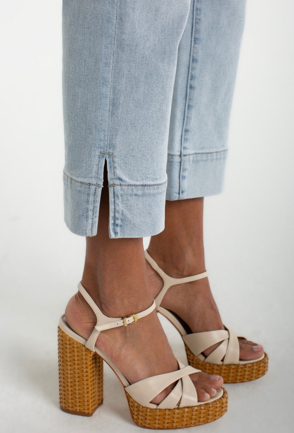 Kennedy Crop Straight W/ Wide Hem And Slit