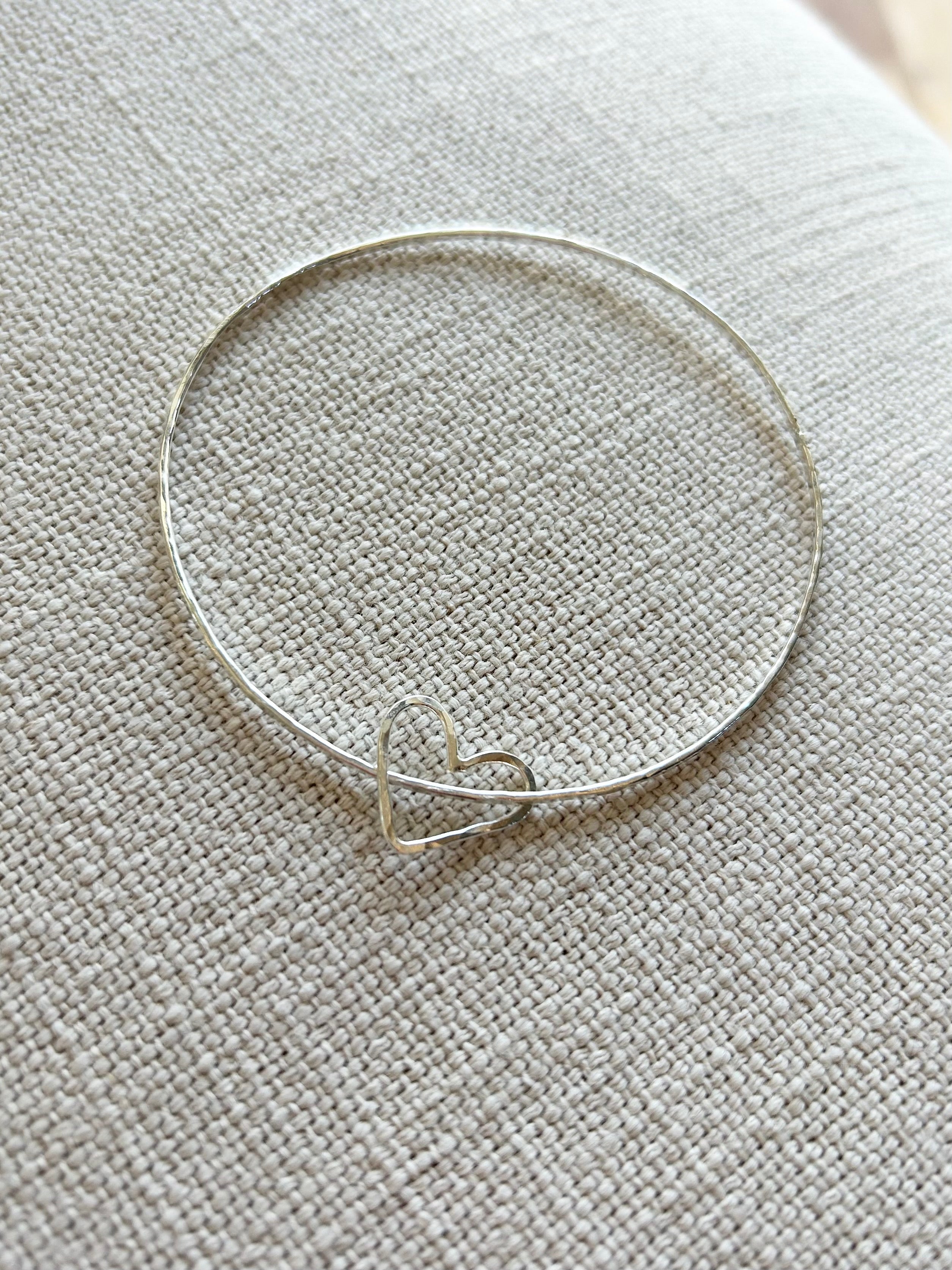 Floating heart bangle: Sterling Silver Q2