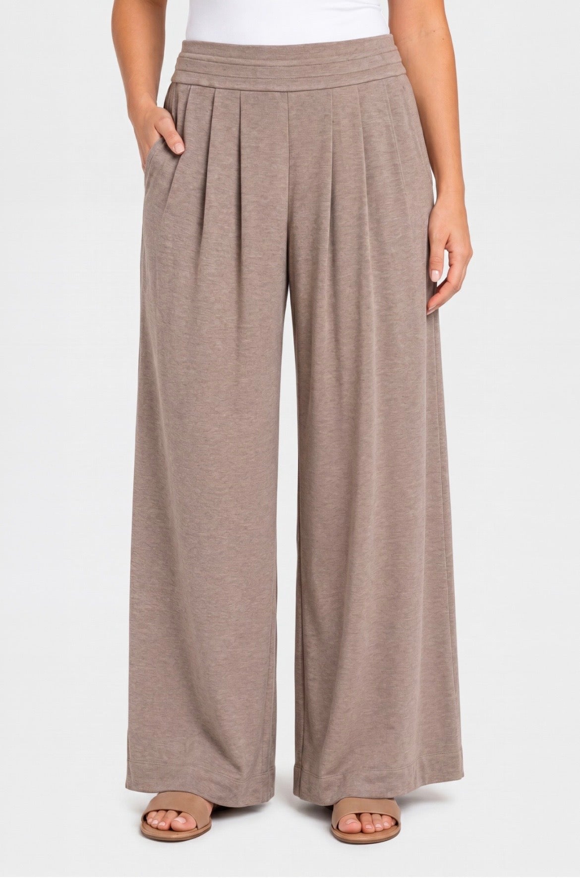Pull-on Pleated Wide Leg