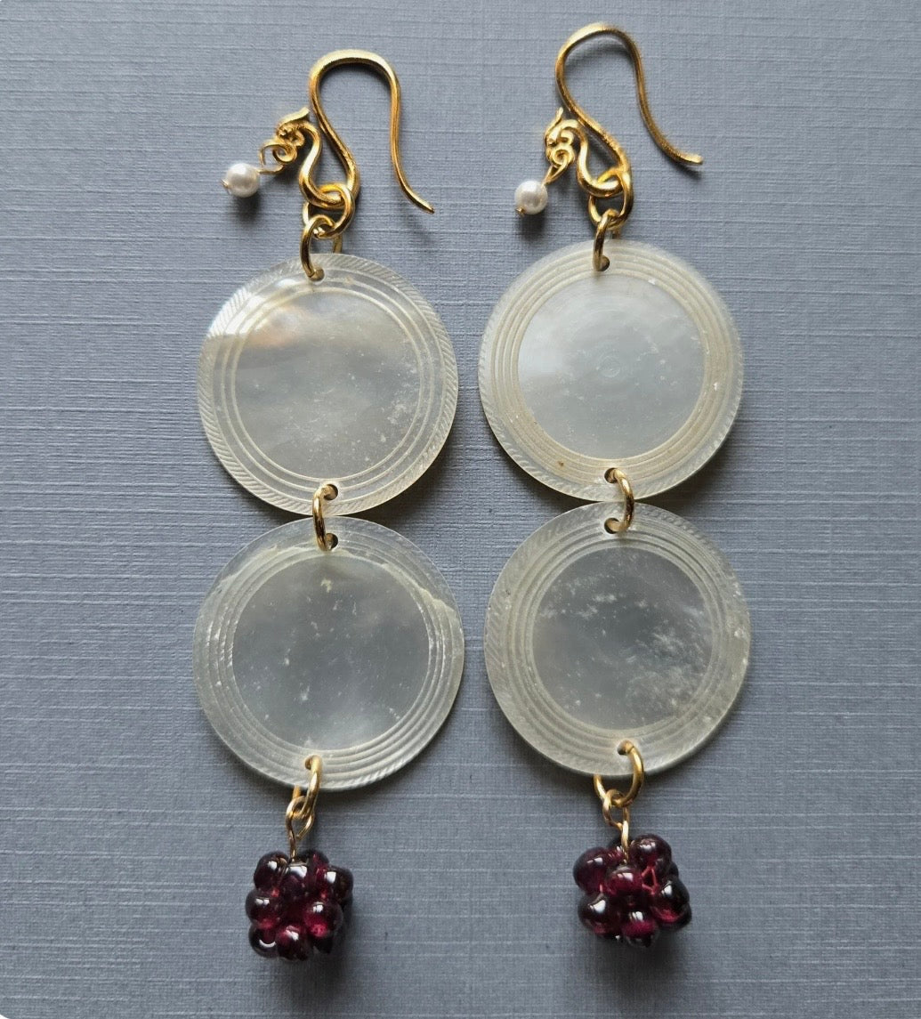 Pearl Earrings with Garnet 12