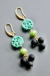 Vintage green glass earrings 47