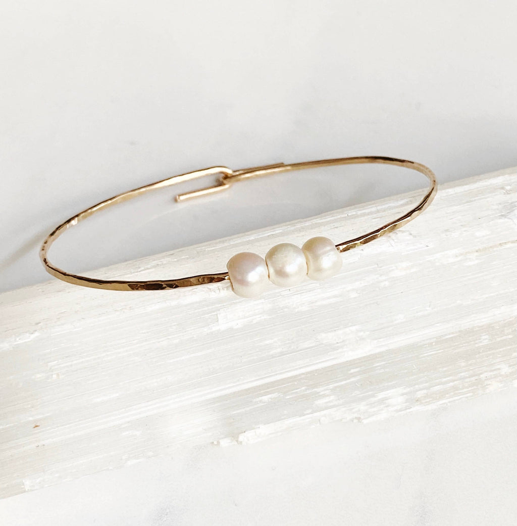 Modern sliding pearl cuff: Gold Filled Q10