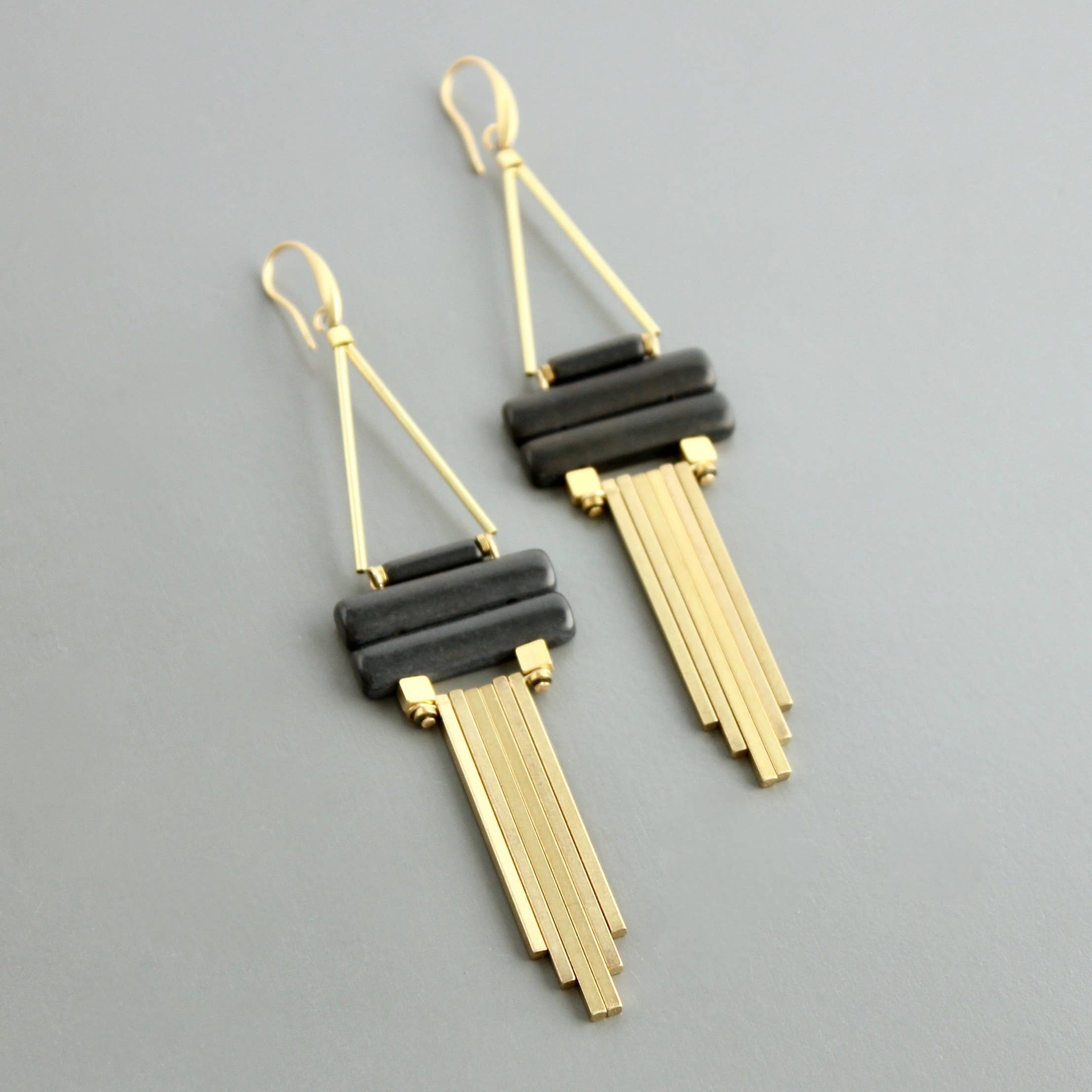 Geometric black magnesite and brass earrings 92