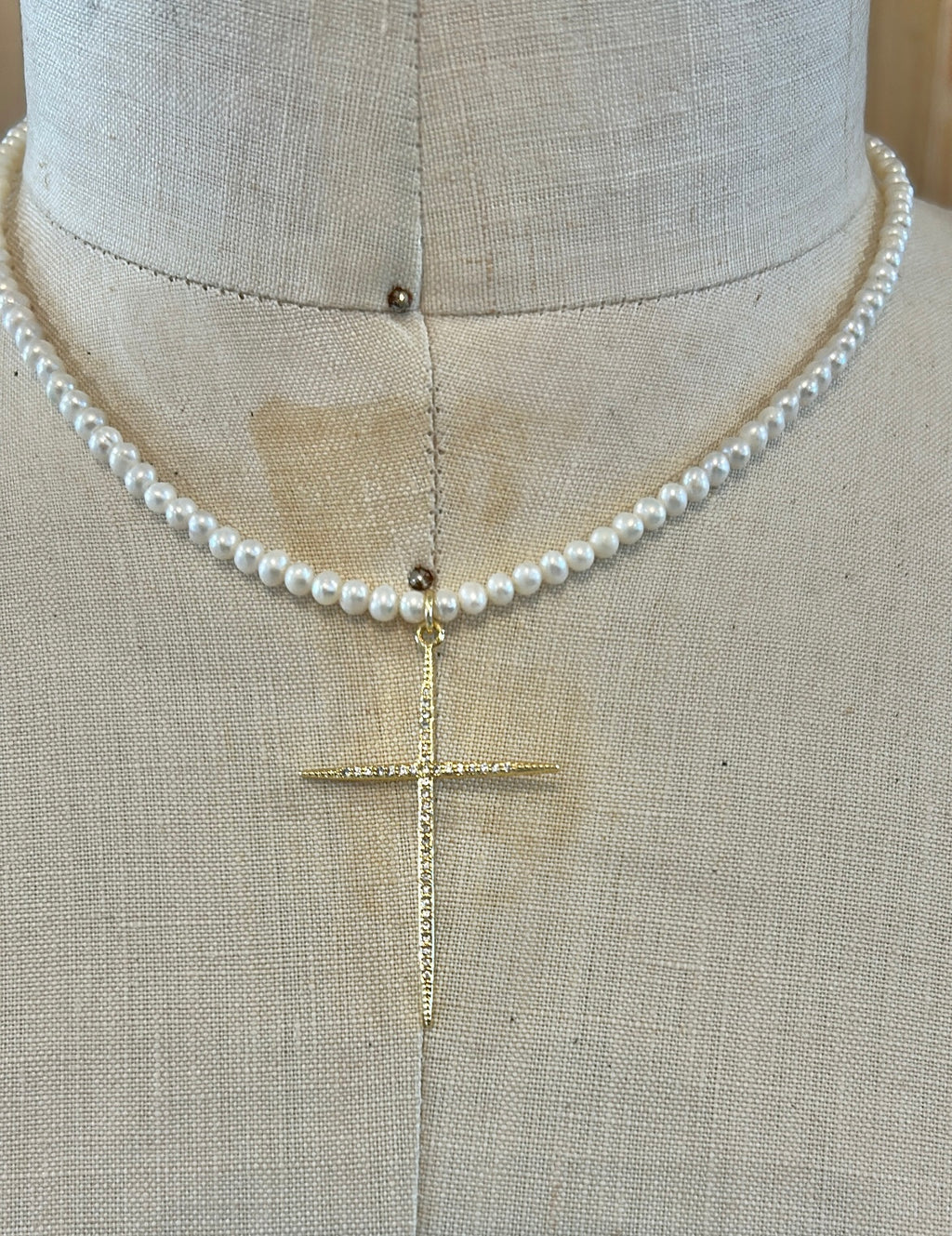 Pearl Necklace with Rhinestone Cross 102