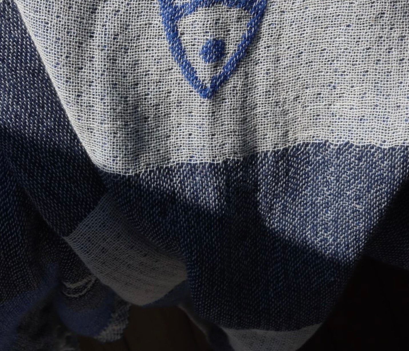 DORSEA Fish Hand Towel