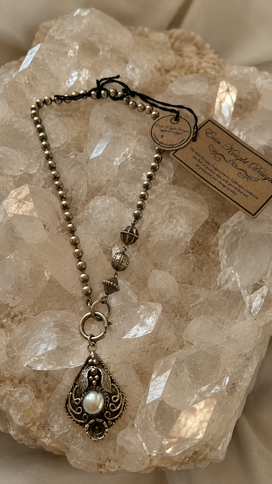 Vintage Pearl Pendant Necklace