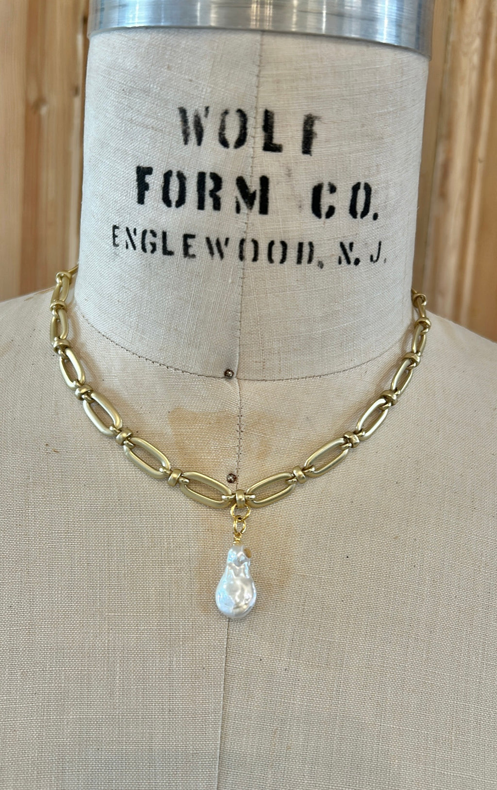 Matte Chunky Chain with Pearl 104