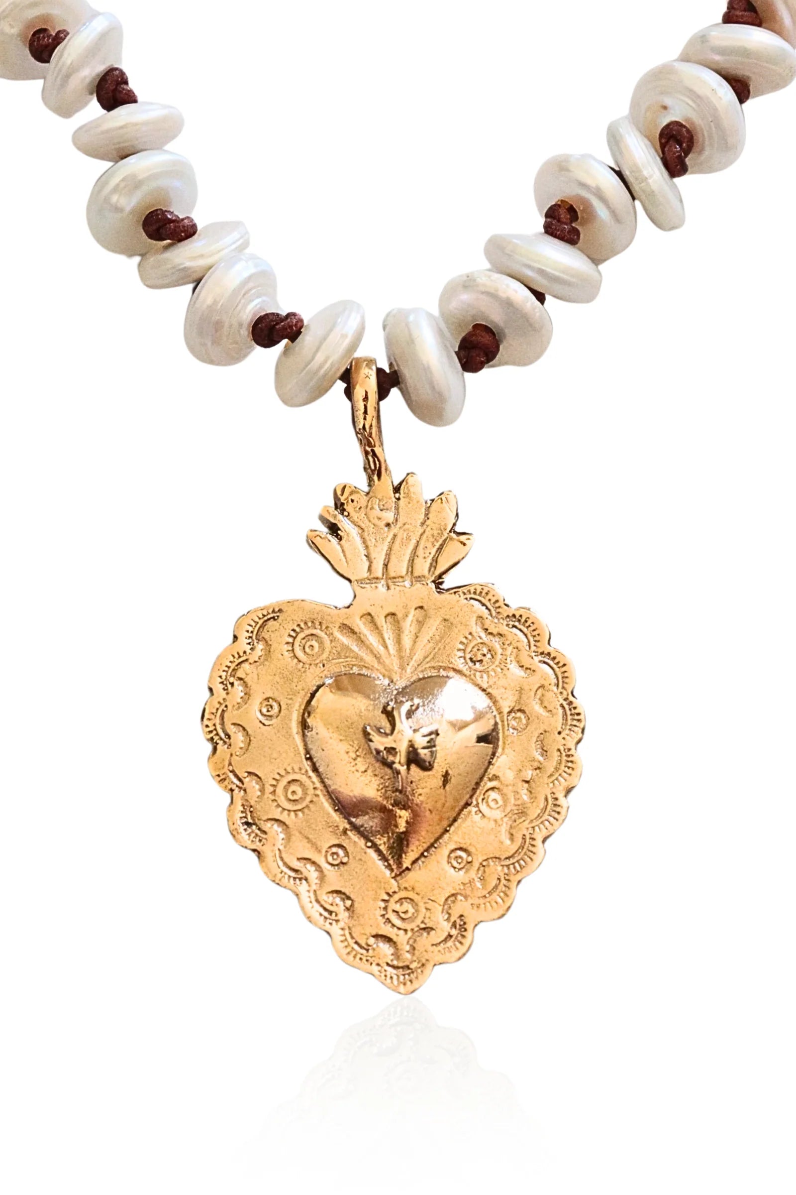 Sacred Heart Pearl Necklace in Gold