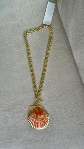 Seashell Loop Necklace