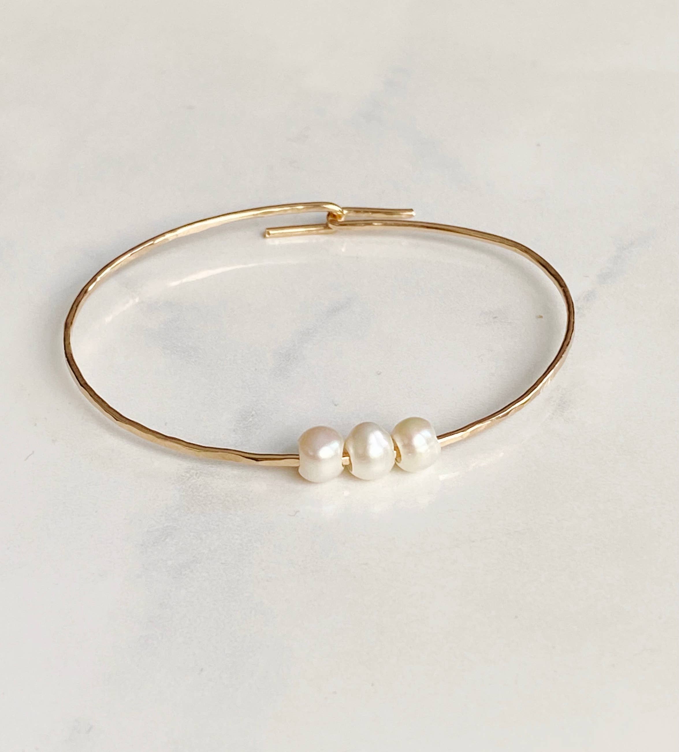 Modern sliding pearl cuff: Gold Filled Q10