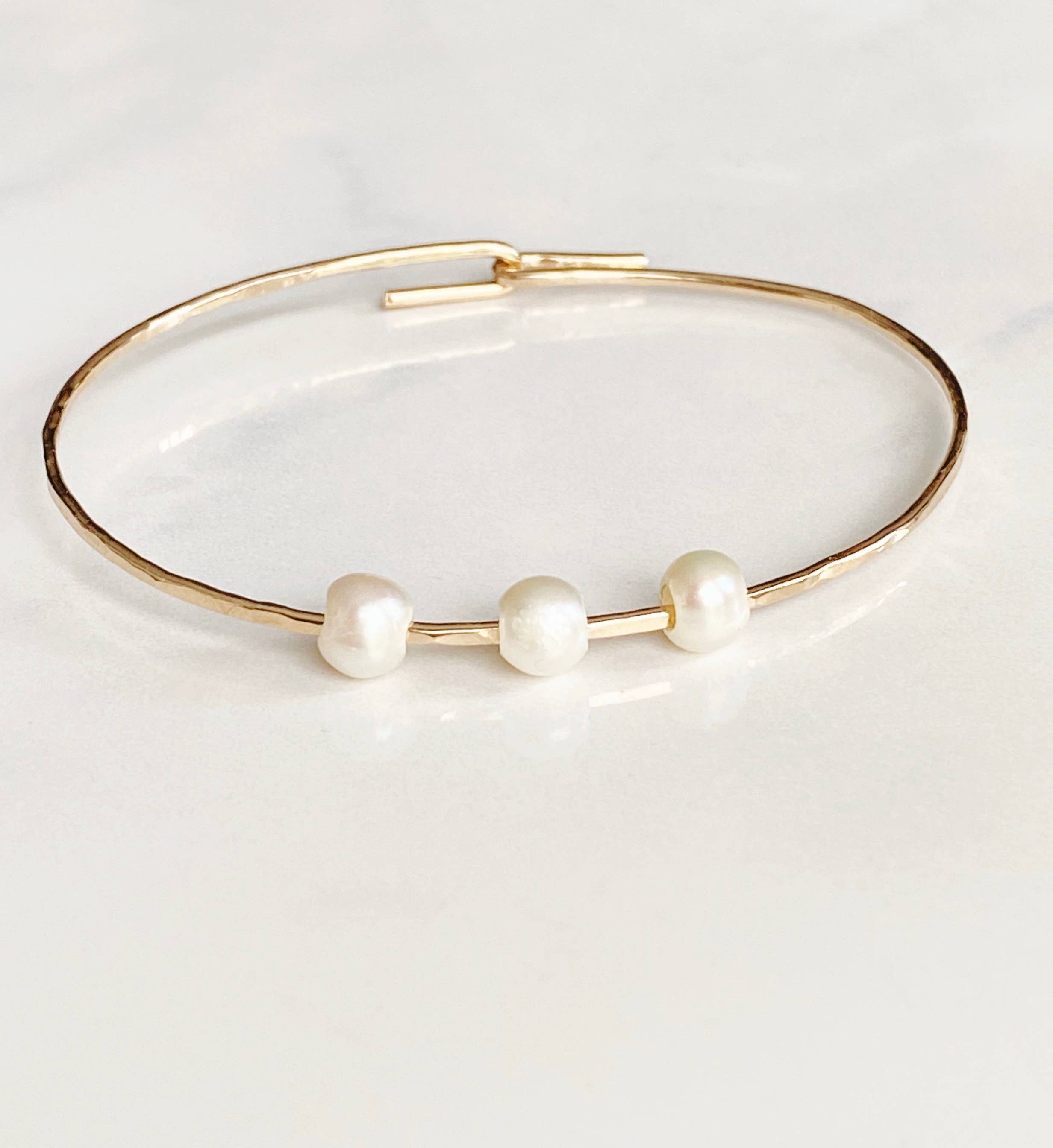 Modern sliding pearl cuff: Gold Filled Q10