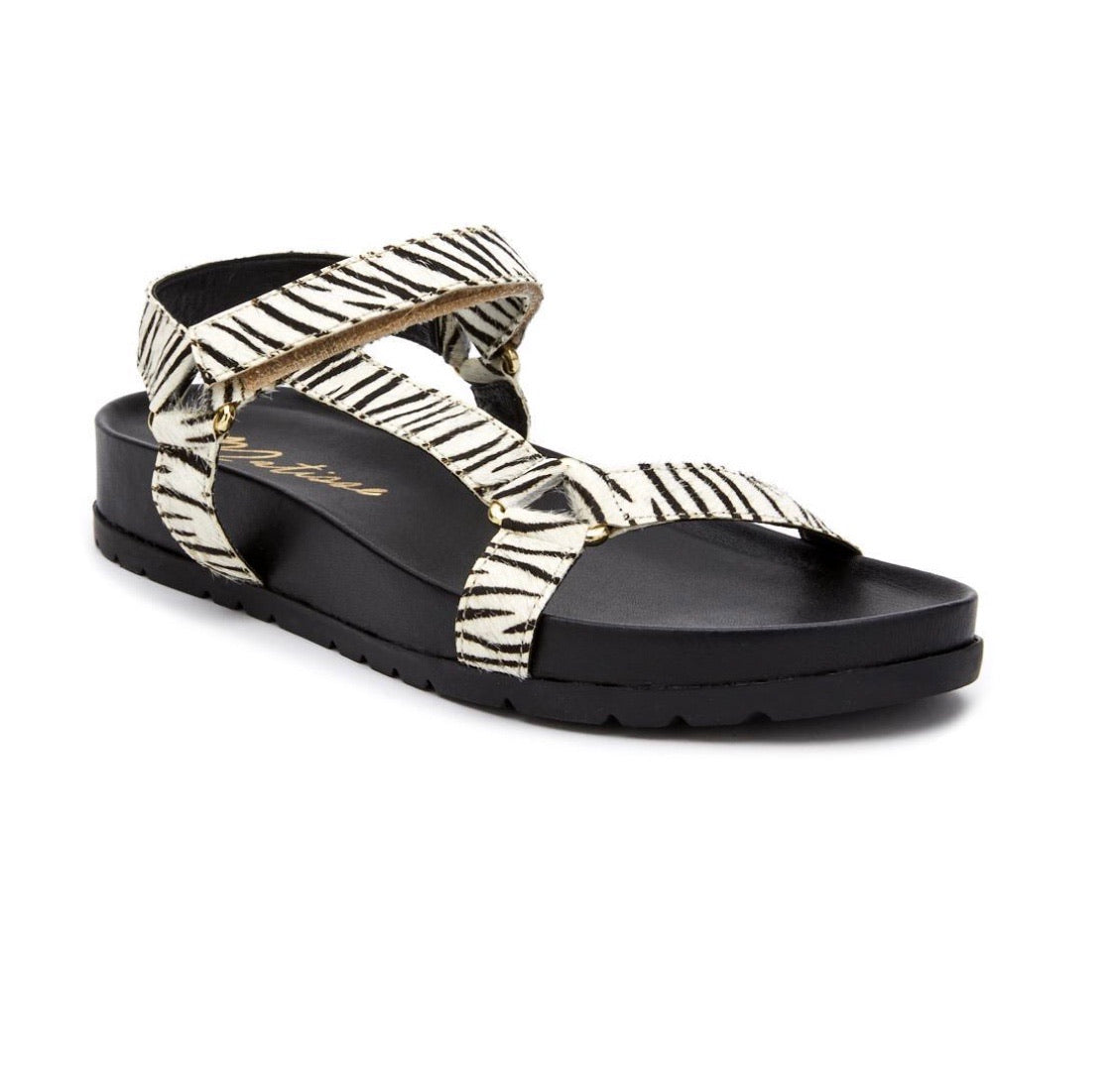 HEARTBEATS ANKLE STRAP SANDAL