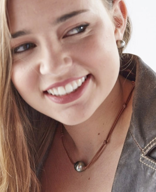 Zak Tahitian Pearl Necklace with Knots