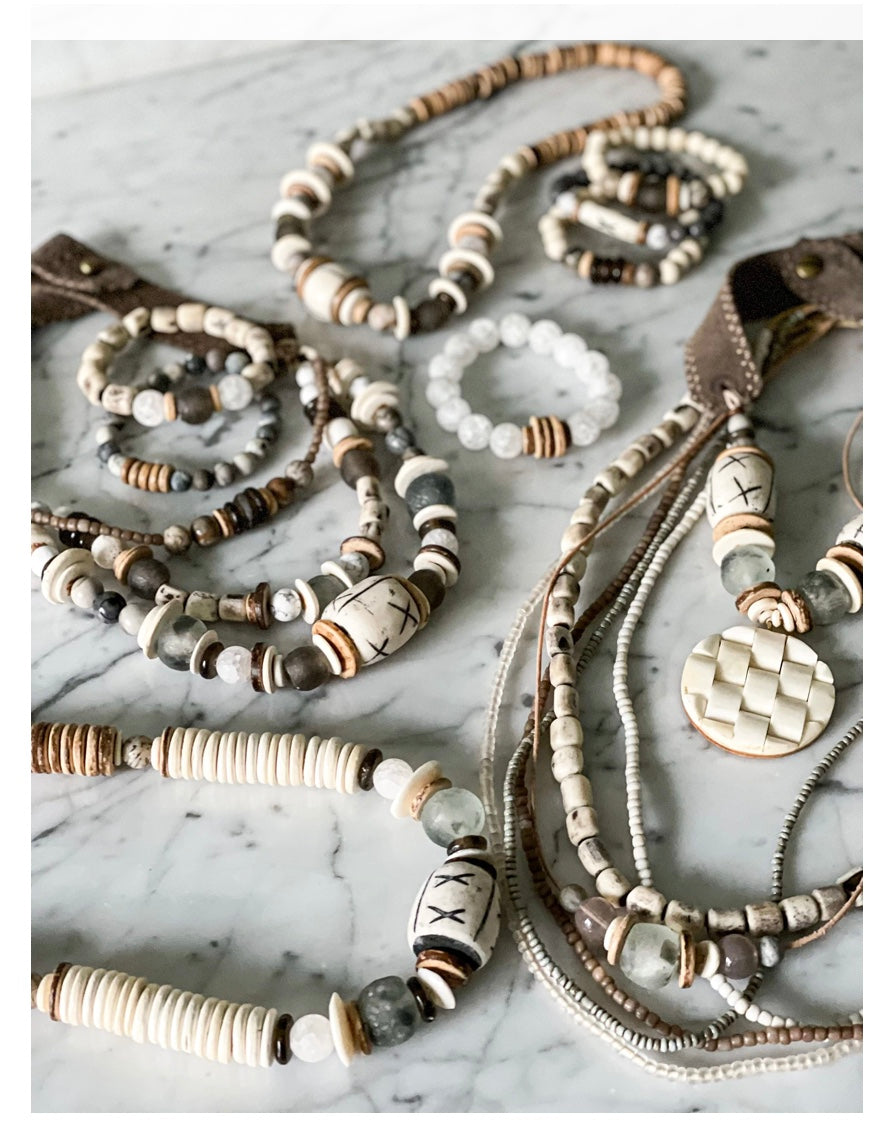 Mid Pendant Necklace Stone