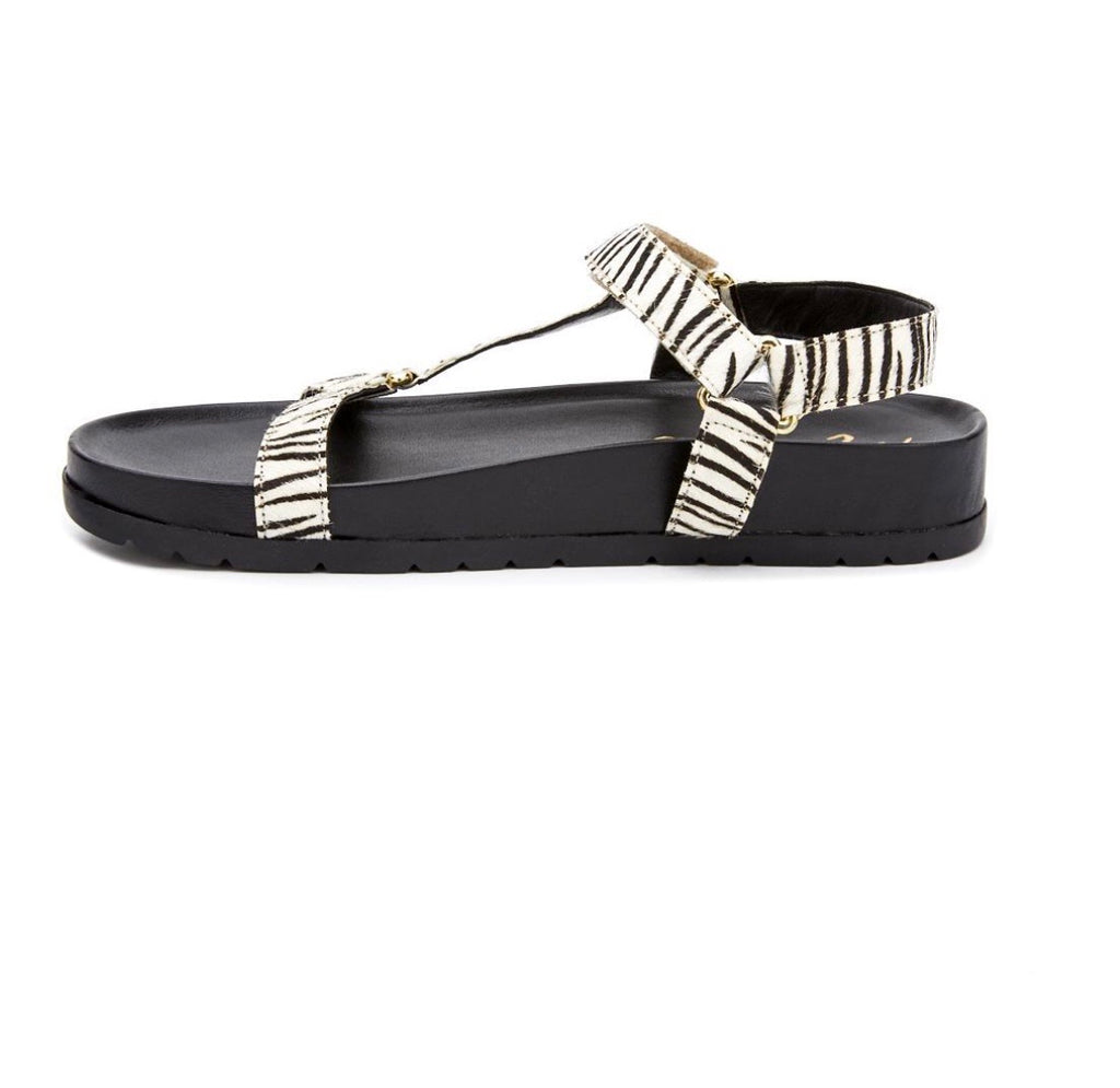 HEARTBEATS ANKLE STRAP SANDAL