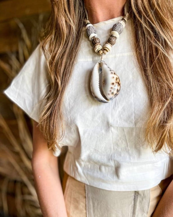 Mid Shell Pendent Necklace